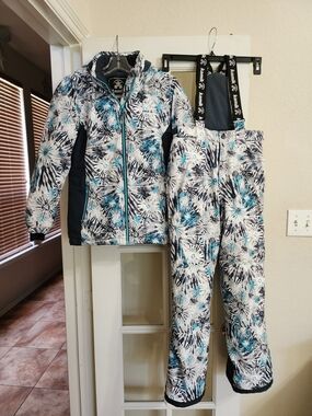 Kamik Kids Size 12 Ski Snow Suit Jacket Bib Pants Fireworks Print
